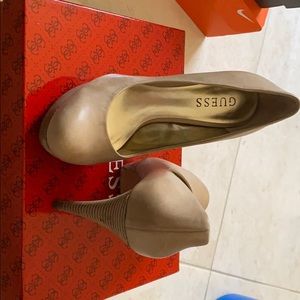 Women guess pumps size 6